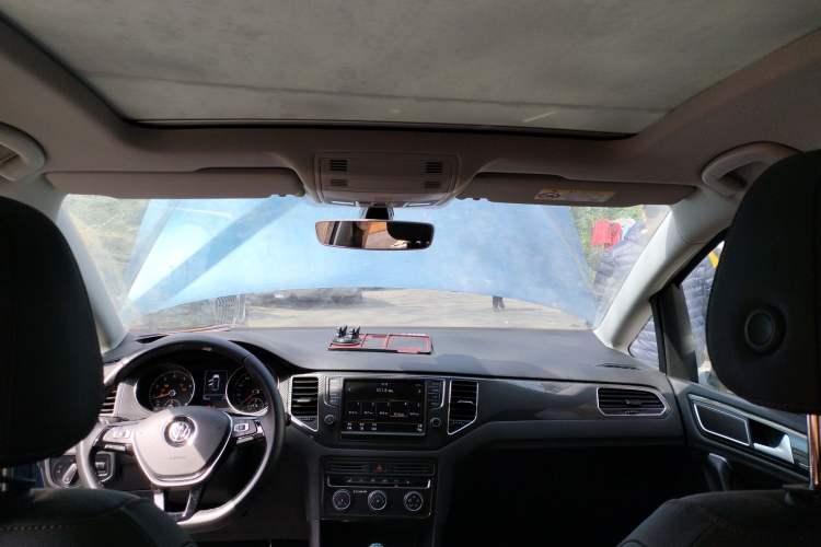 Used Volkswagen Golf Sportsvan 2016 230TSI Automatic Luxury Version Headliner