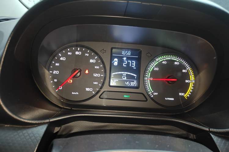 Used Roewe Clever 2021 302 km New Four-Seater Super-Efficient Version