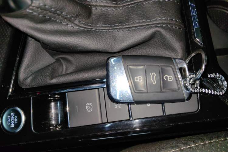 Used Volkswagen Passat New Energy 2020 430 PHEV Hybrid Luxury Edition China VI Standard Vehicle Key