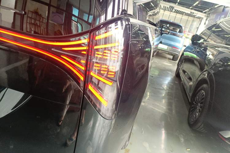 Used Geely Galaxy LEVC L380 2025 805 km Flagship Version All-Wheel Drive