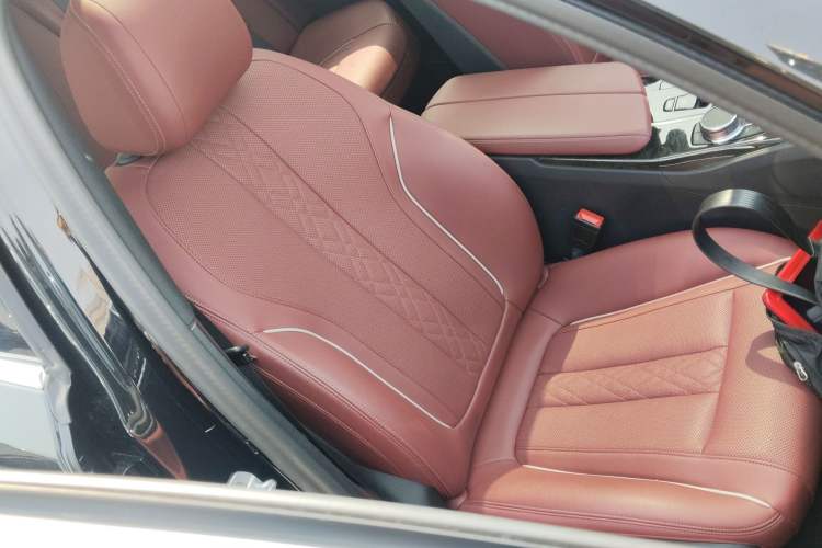 Used BMW 5 Series 2022 Second Facelift 525Li M Sport Package
