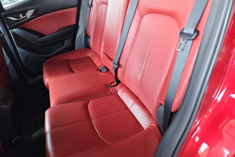 Used Mazda CX-4 2020 2.0L Automatic Two-Wheel Drive Blue Sky Dynamic Edition Left Rear Seat