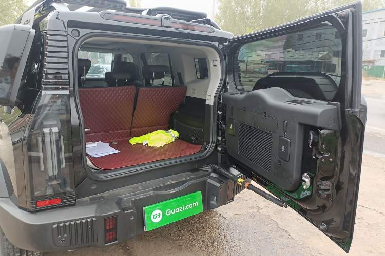 Used JETOUR Traveler 2023 1.5T Two-Wheel Drive Discovery PRO Trunk