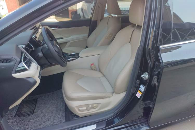 Used Toyota Camry 2018 2.5G Luxury Edition
