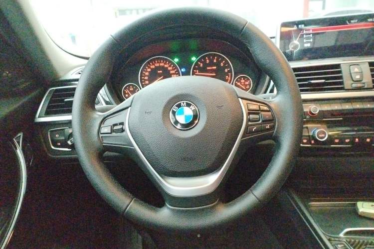 Used BMW 3 Series 2016 316i Fashion Model Steering Wheel