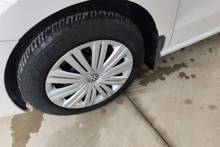 Used Volkswagen Polo 2016 1.6L Automatic Comfort Model Left Front Wheel Hub