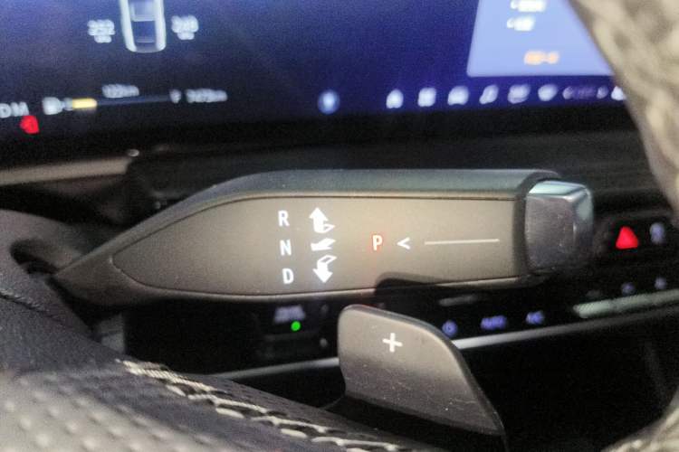 Used Buick LaCrosse 2023 28T Prestige Edition Gear Lever