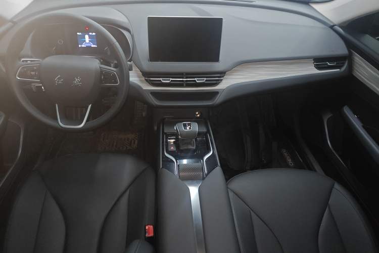 Used Hongqi E-QM5 2024 610 km PLUS Center Console