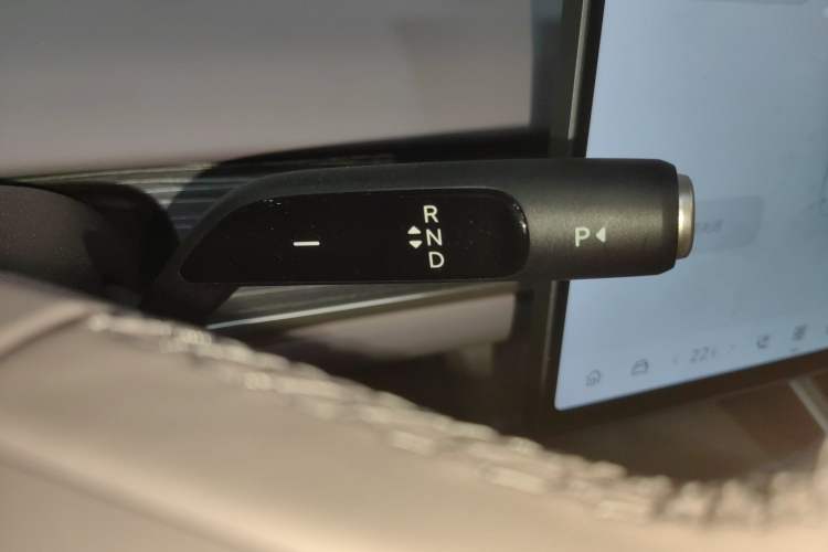Used ONVO L60 2024 60 kWh Rear-Drive Version Gear Lever