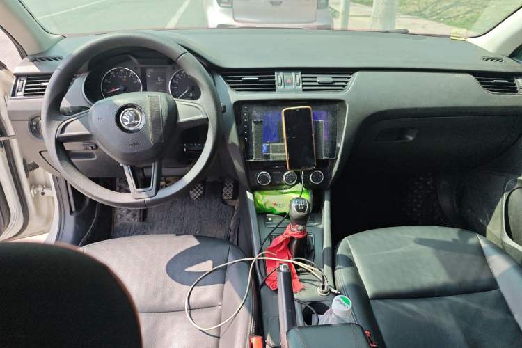 Used Skoda Octavia 2017 Classic Model 1.6L Manual Standard Edition
