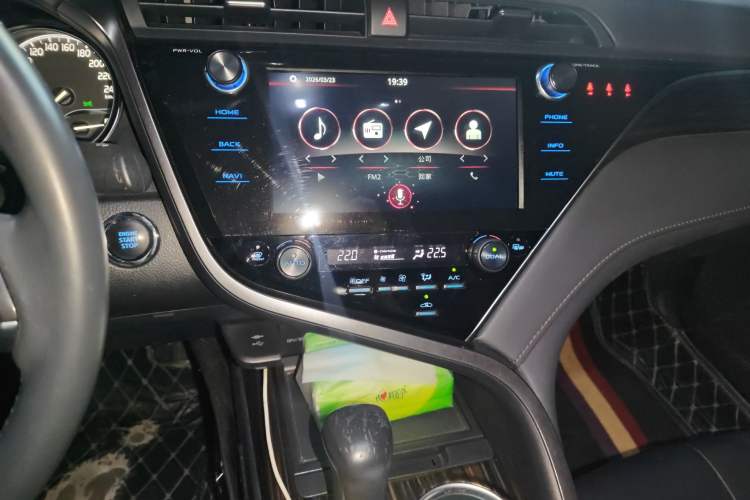 Used Toyota Camry 2019 2.5G Luxury Edition China V Standard Audio And AC Panel