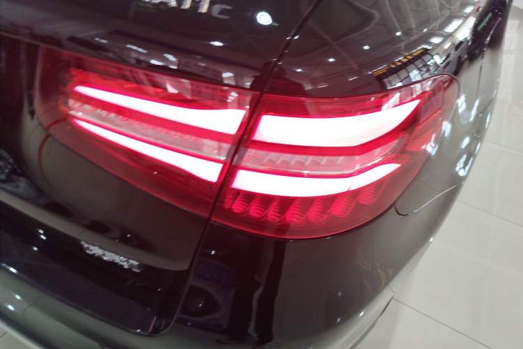 Used Mercedes-Benz GLC 2018 GLC 260 4MATIC Luxury Model