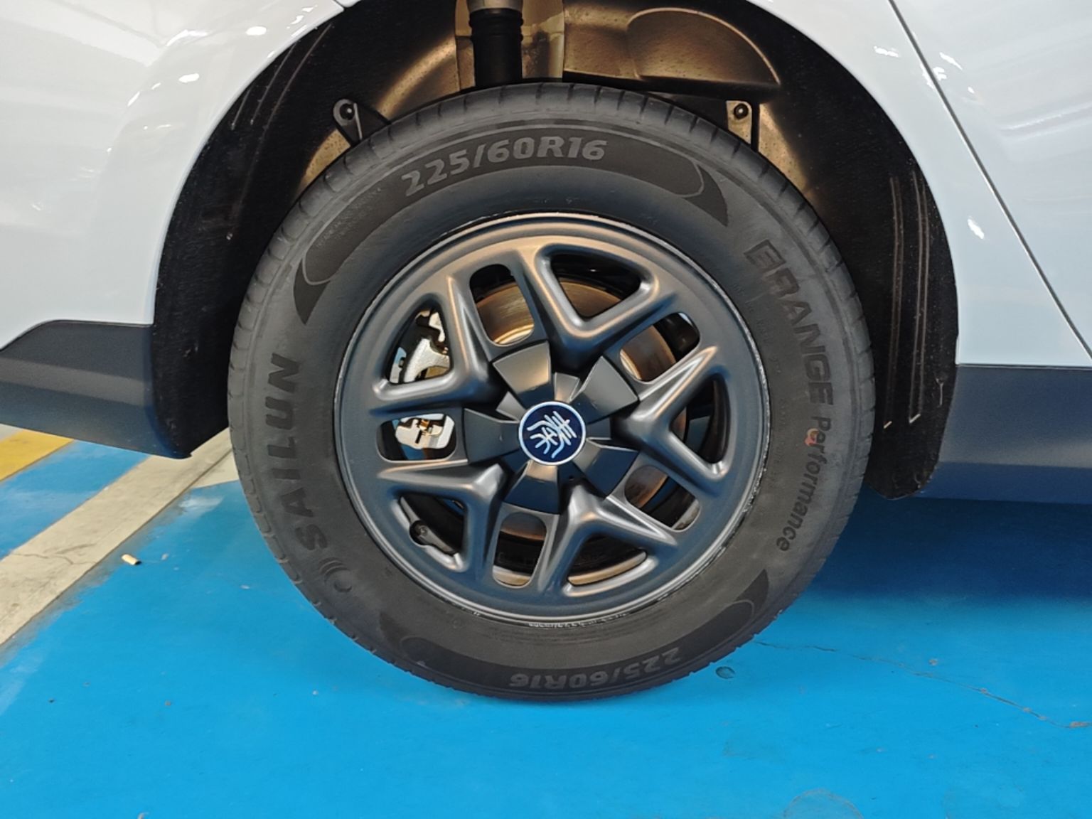 BYD Qin PLUS 2026 DM-i 128KM Progressive Model — снимка 11