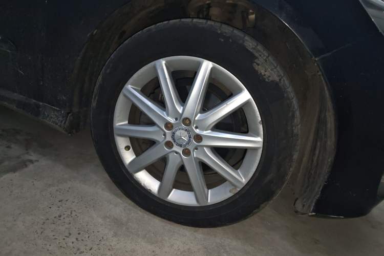 Used Mercedes-Benz R-Class 2010 R 350 L 4MATIC Right Front Wheel Hub