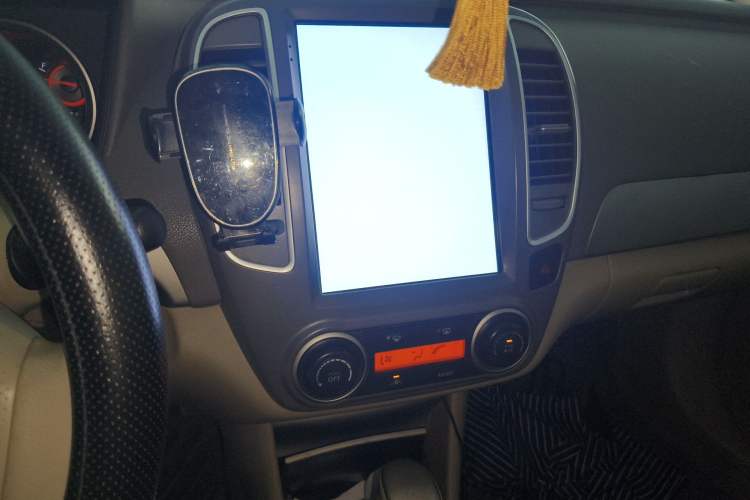 Used Nissan Sylphy 2012 Classic 1.6XE Automatic Comfort Edition Audio And AC Panel