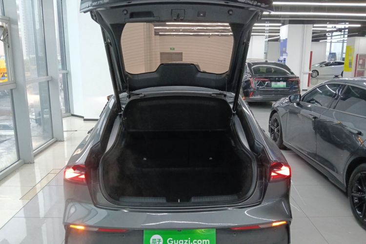 Used CHANGAN UNI-V 2022 1.5T Prestige Version
