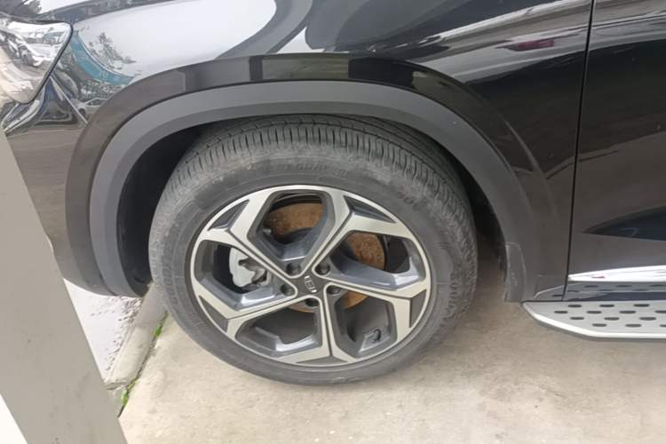 Used Geely Auto Monjaro L 2021 2.0TD DCT EVO Two-Wheel Drive Prestige Version Left Front Wheel Hub