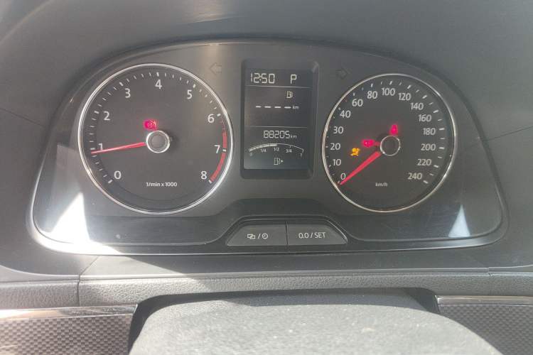 Used Volkswagen Cross Lavida 2014 1.6L Automatic Instrument Cluster