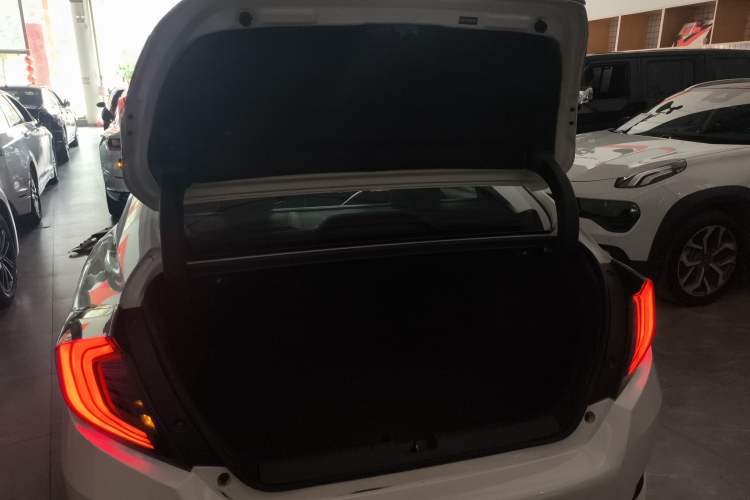 Used Honda Civic 2016 220TURBO CVT Prestige Edition
