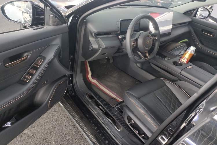 Used Baojun Enjoy 2025 Plug-in Hybrid 140km Luxury Edition Driver Seat