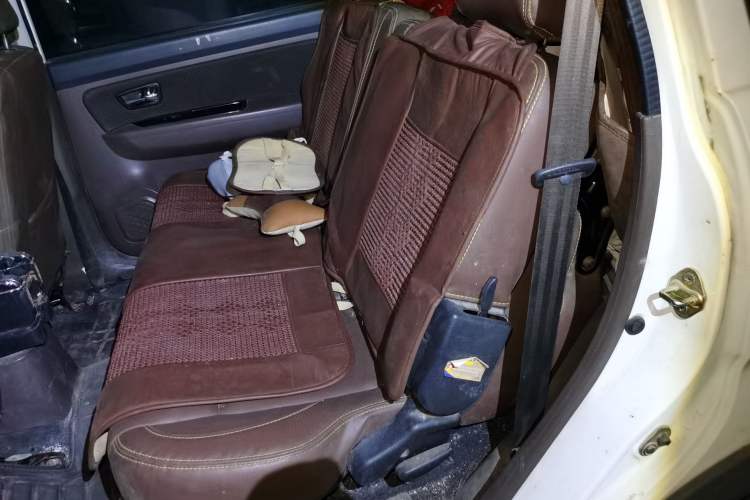 Used FAW Senya S80 2015 1.5L Manual 7-Seater Urban Edition
