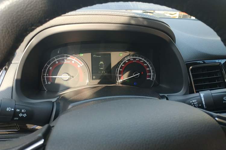 Used Isuzu D-MAX 2020 2.5T Two-Wheel Drive Manual Navigation Version China VI Standard Extended Length JE4D25Q6A