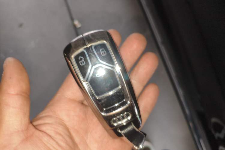 Used Audi Q5L 2023 40T Luxury Dynamic Model
