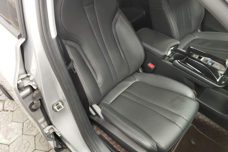 Used Dongfeng Aeolus Mage 2023 DH-i 1.5T Luxury Edition Right Front Seat