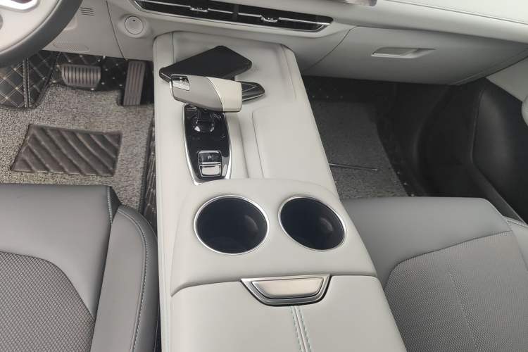 Used Changan UNI-Z 2025 1.5T Luxury Version
