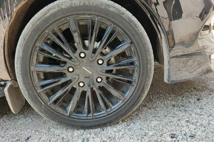 Used Juntian Black Warrior Youth 2023 2.0T Gasoline Standard Edition Right Front Wheel Hub