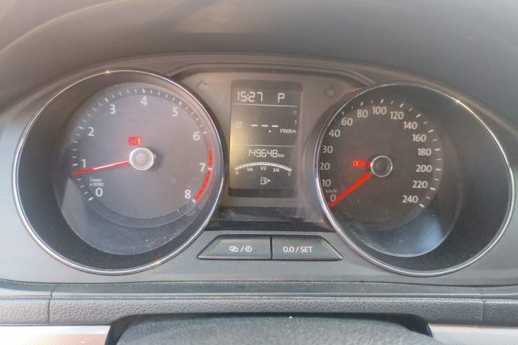 Used Volkswagen Lavida 2017 1.6L Automatic Comfort Edition Odometer Close Up