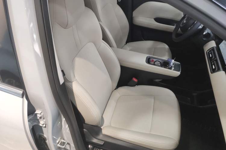 Used Wuling Bingo PLUS 2024 510 km Flagship Edition Four-Seater Version Right Front Seat