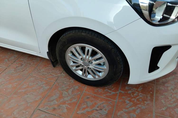 Used Kia Pegas 2017 1.4L Manual Value Edition Right Front Wheel Hub