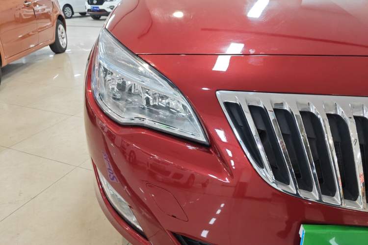 Used Buick GT 2014 XT 1.6L Automatic Fashion Edition Right Front Headlight