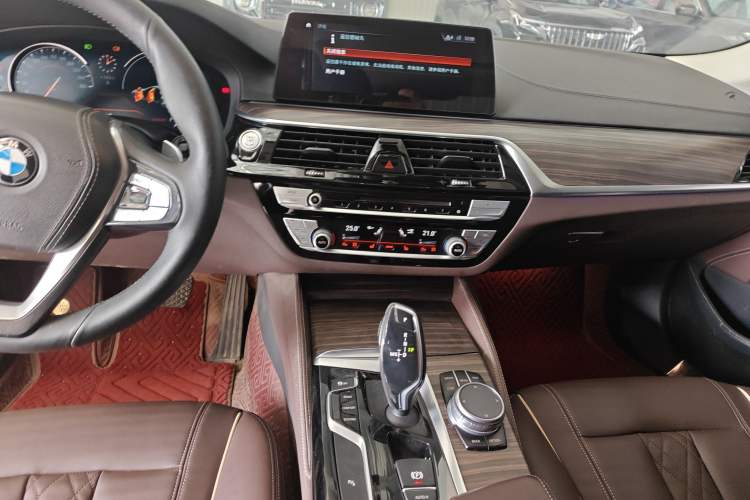 Used BMW 5 Series 2018 Facelifted 530Li xDrive Luxury Package
