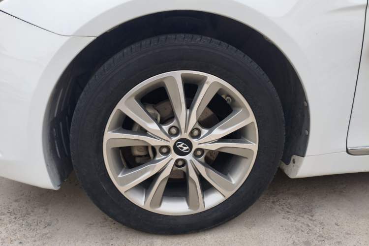 Used Hyundai Sonata 2014 2.4L Automatic Leading Edition China V Standard Exterior 4