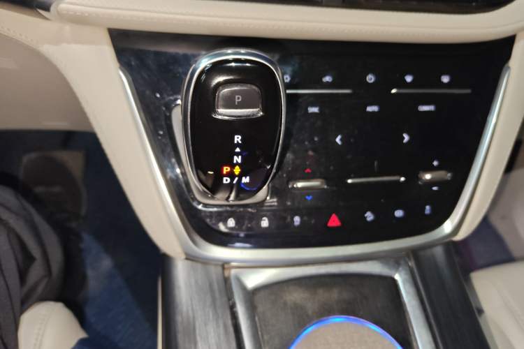 Used Buick GL8 2020 ES Land Cruiser 653T Comfort Edition Gear Lever