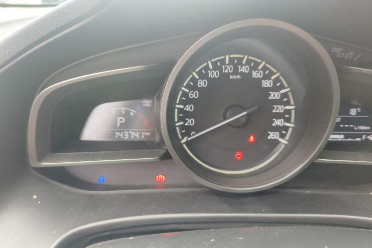 Used Mazda 3 Axela 2017 Sedan 1.5L Automatic Luxury Model Emission Standard China V