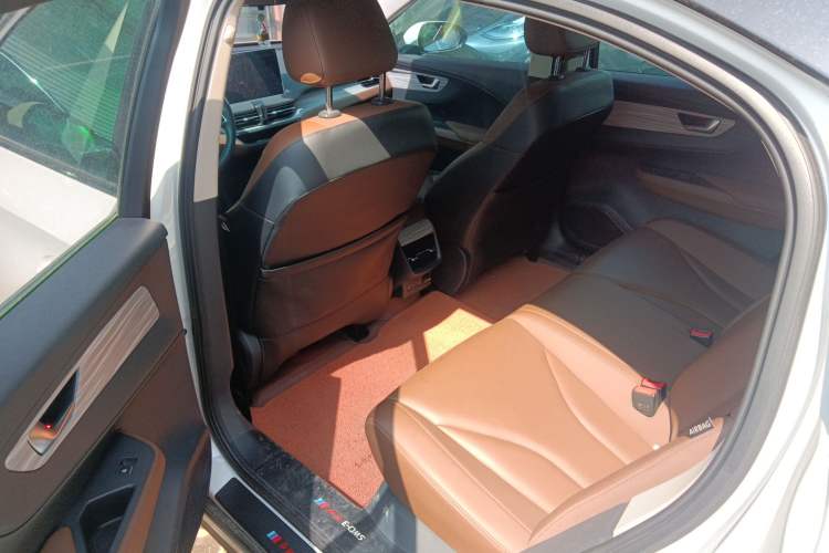 Used Hongqi E-QM5 2024 610 km PLUS Left Rear Seat