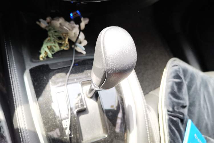 Used Nissan X-Trail 2014 2.0L CVT Comfort Edition 2WD Gear Lever