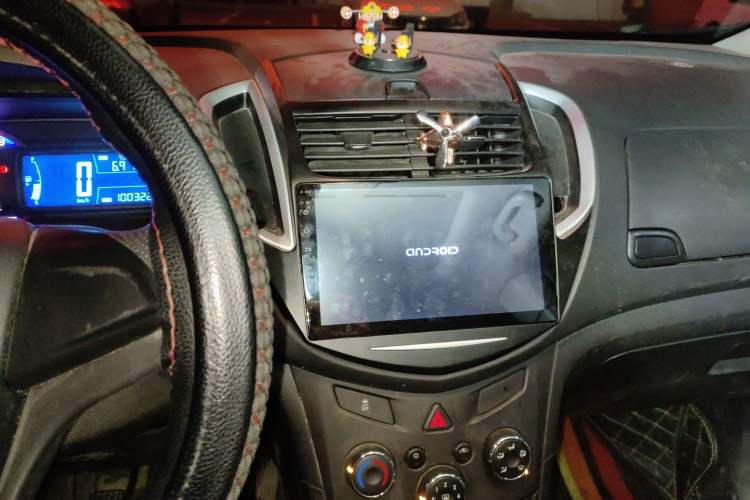 Used Chevrolet Trax 2016 1.4T Manual Two-Wheel Drive Comfort Version with Sunroof Audio And AC Panel