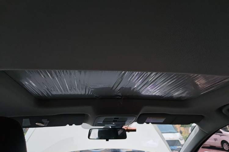 Used Roewe i6 New Energy 2017 45T Hybrid Connect & Smart Enjoyment Edition Headliner