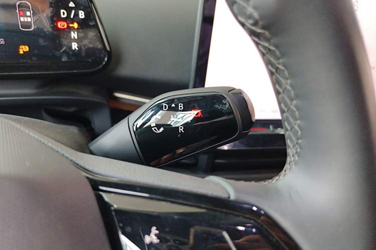 Used Volkswagen ID.UNYX 2024 Pro Long-Range Version Gear Lever