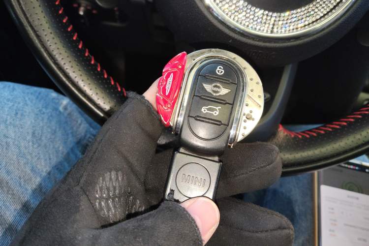 Used MINI MINI 2016 2.0T COOPER S Pioneer Edition Five-Door Model