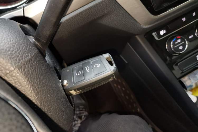 Used Volkswagen Touran 2016 Volkswagen Touran L 280TSI DSG Comfort Edition