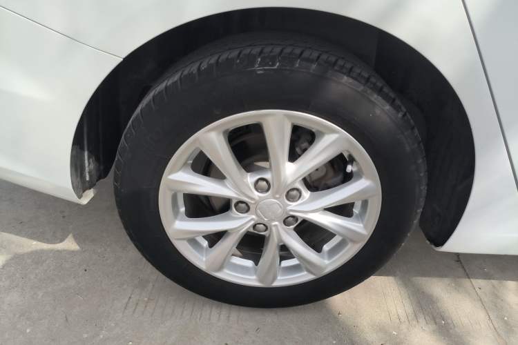 Used Roewe i5 2020 1.5L Automatic 4G Connected Linghao Edition