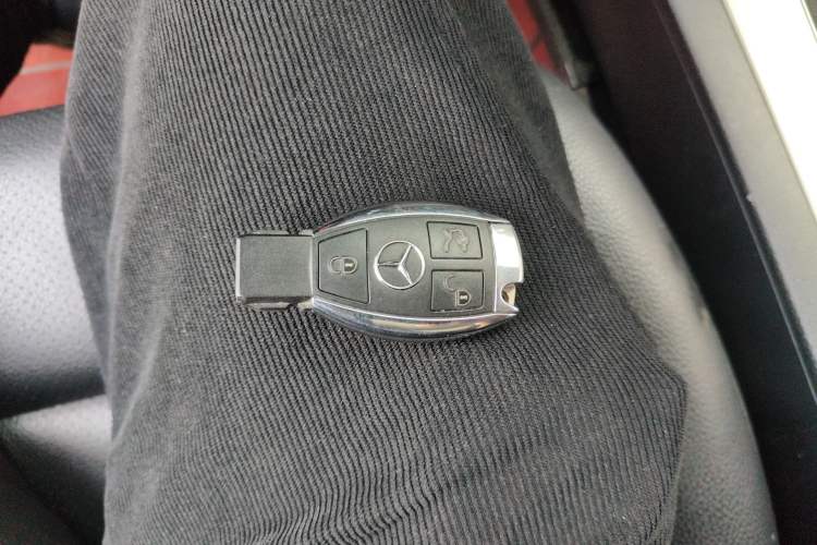 Used Mercedes-Benz GLK-Class 2013 GLK 300 4MATIC Dynamic Sunroof Model Vehicle Key