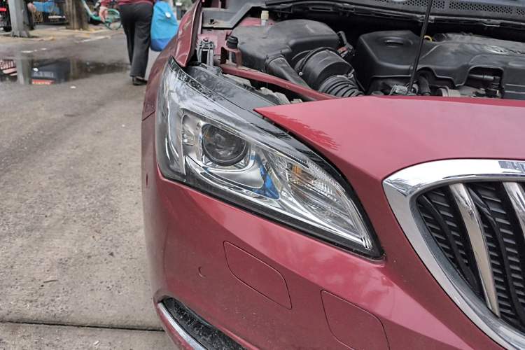 Used Buick Verano 2015 Sedan 20T Dual-Clutch Flagship Model Right Front Headlight