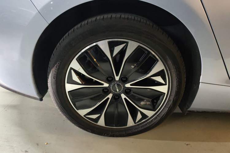 Used BYD Seal 2022 550 km Standard Range Rear-Wheel Drive Prestige Version
