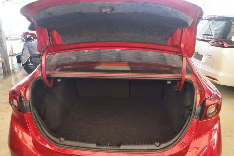 Used Mazda 3 Axela 2017 Sedan 1.5L Automatic Luxury Model Emission Standard China V Trunk